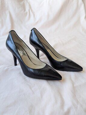 MICHAEL KORS Pointed Toe Leather Pump | Size 6